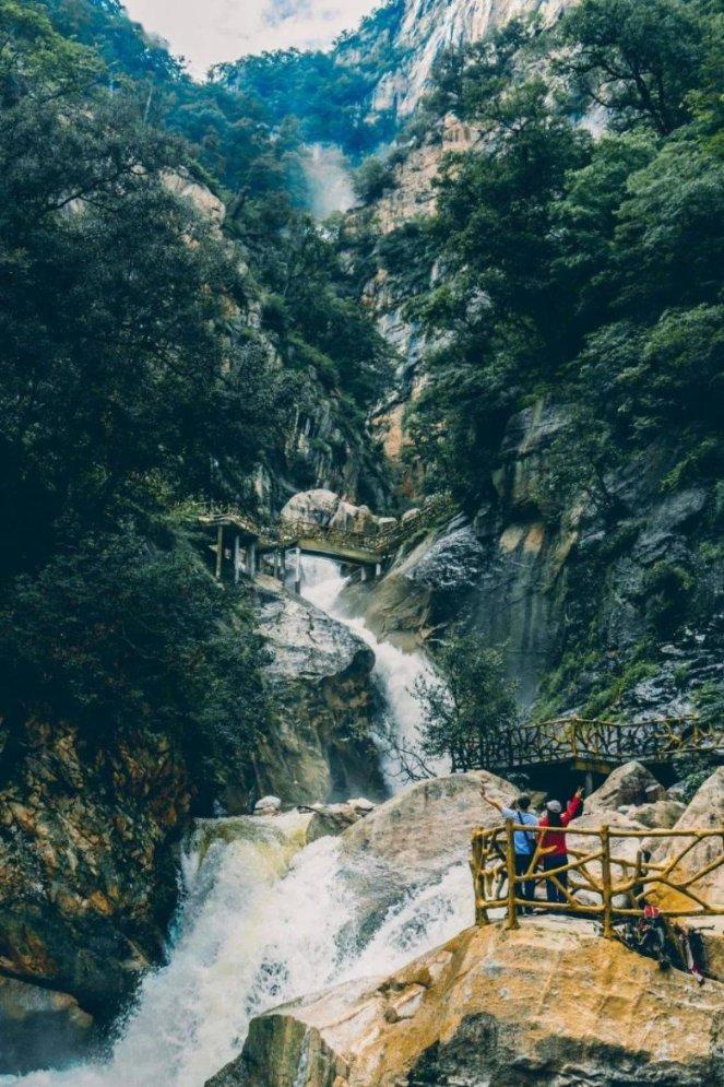 宝马车钥匙锁芯上为什么有黄色的油渍游戏画面